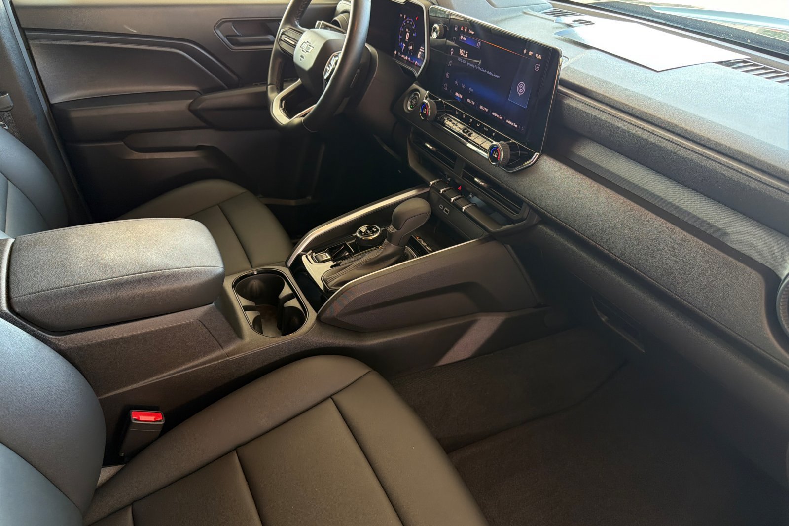 Used 2025 Chevrolet Colorado Trail Boss AWD/4WD image 14
