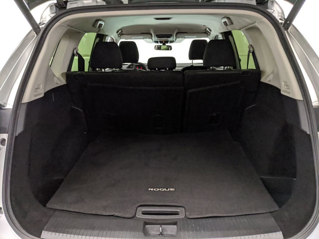 Used 2024 Nissan Rogue SV image 24