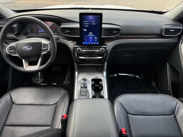 Certified 2024 Ford Explorer Limited w/ Limited Technology Package AWD/4WD image 13