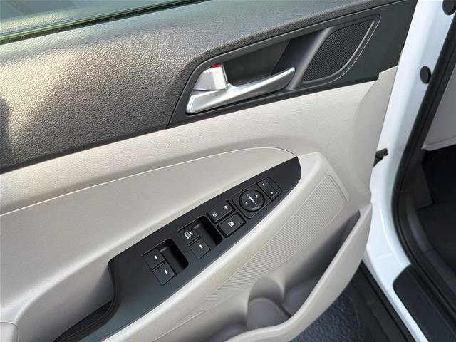Used 2021 Hyundai Tucson SE AWD/4WD image 17