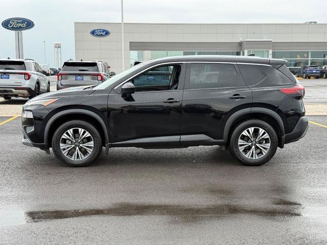 Used 2023 Nissan Rogue SV w/ SV Premium B Package FWD image 2