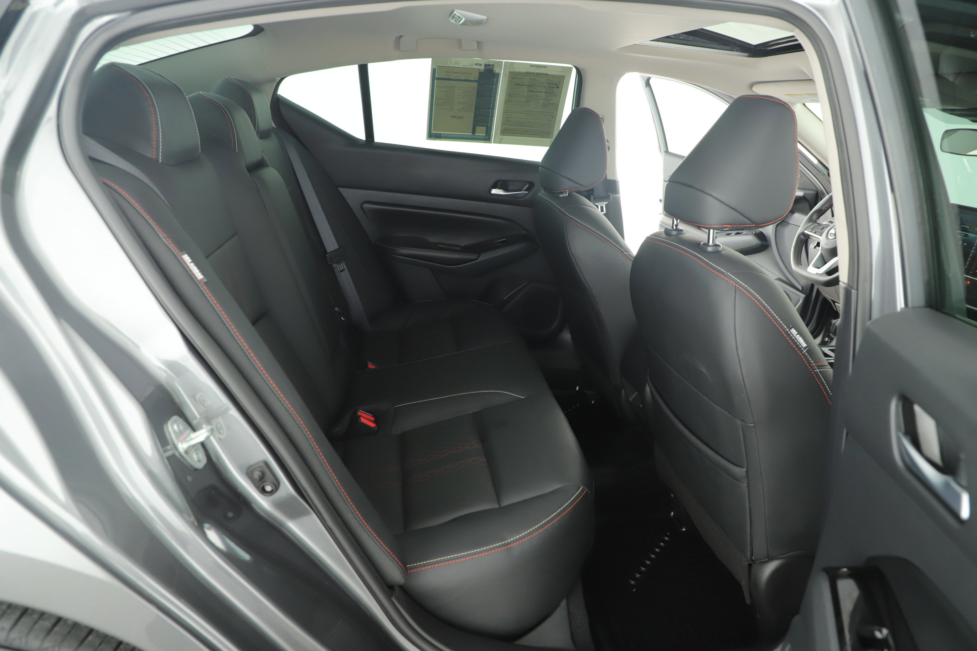 Used 2024 Nissan Altima 2.5 SR w/ SR Premium Package image 8