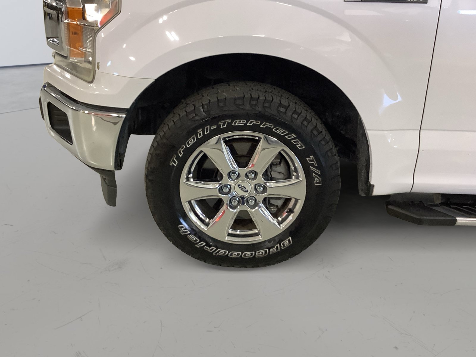 Certified 2018 Ford F150 XLT w/ Equipment Group 301A Mid RWD image 8