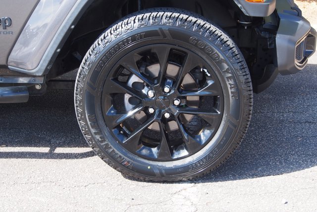 Used 2022 Jeep Gladiator Sport image 15