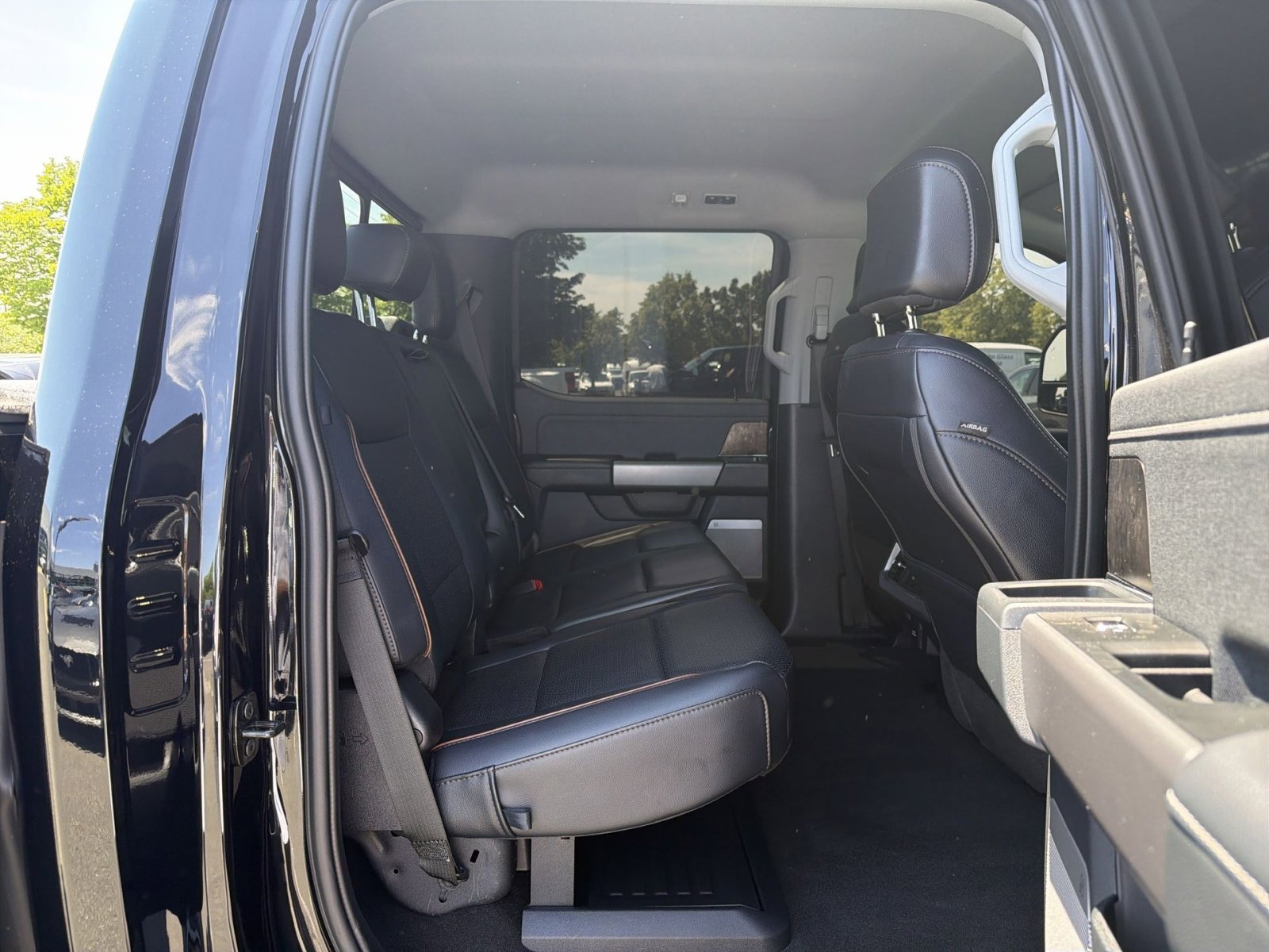 Certified 2025 Ford F250 Lariat w/ Black Appearance Package AWD/4WD image 31