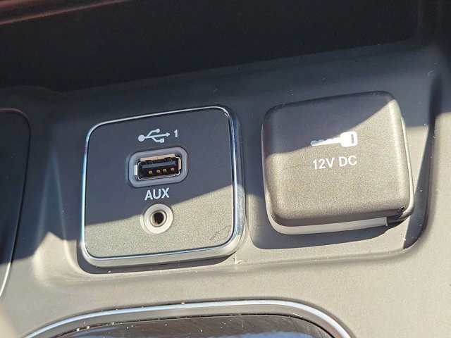 Used 2020 Jeep Cherokee Limited w/ Trailer Tow Group image 30