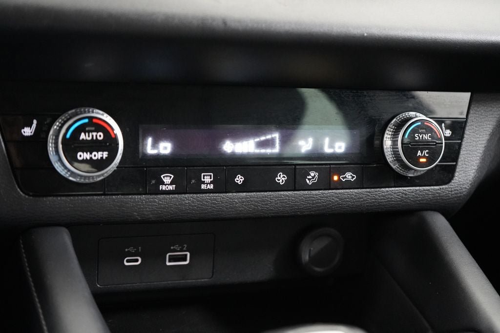 Used 2023 Mitsubishi Outlander SE FWD image 17