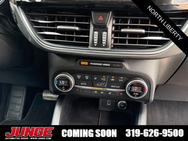 Certified 2020 Ford Escape Titanium AWD/4WD image 27