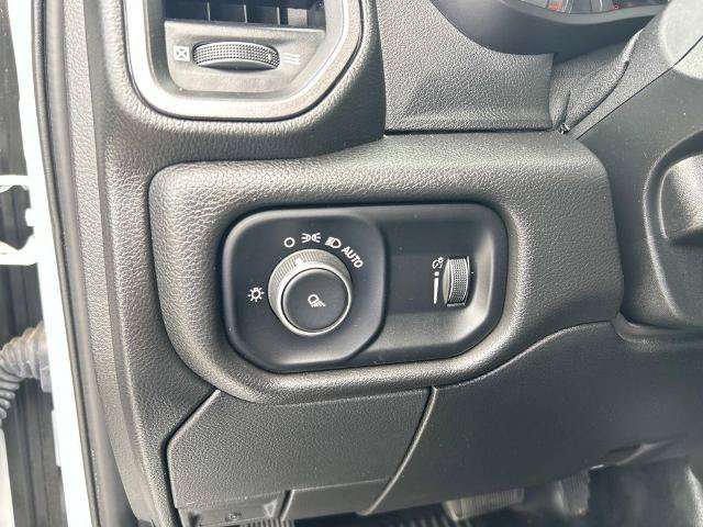 Used 2022 RAM 2500 Tradesman w/ Chrome Appearance Group AWD/4WD image 27