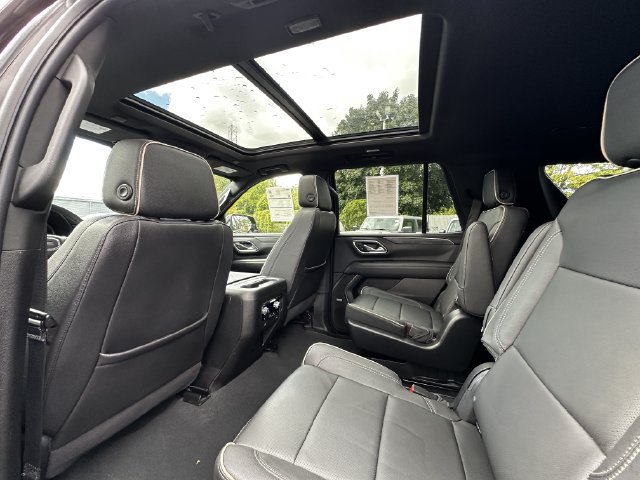 Used 2023 GMC Yukon SLT w/ SLT Premium Package AWD/4WD image 18