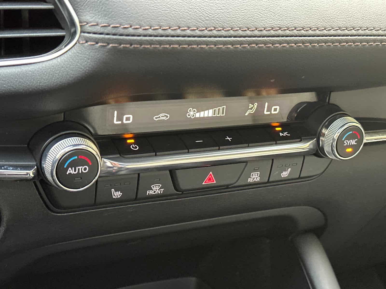 Used 2023 MAZDA MAZDA3 s FWD image 19