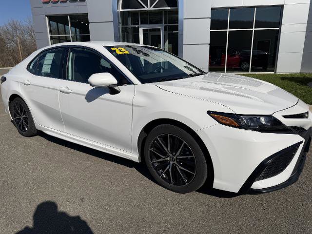 Used 2023 Toyota Camry SE AWD/4WD image 5