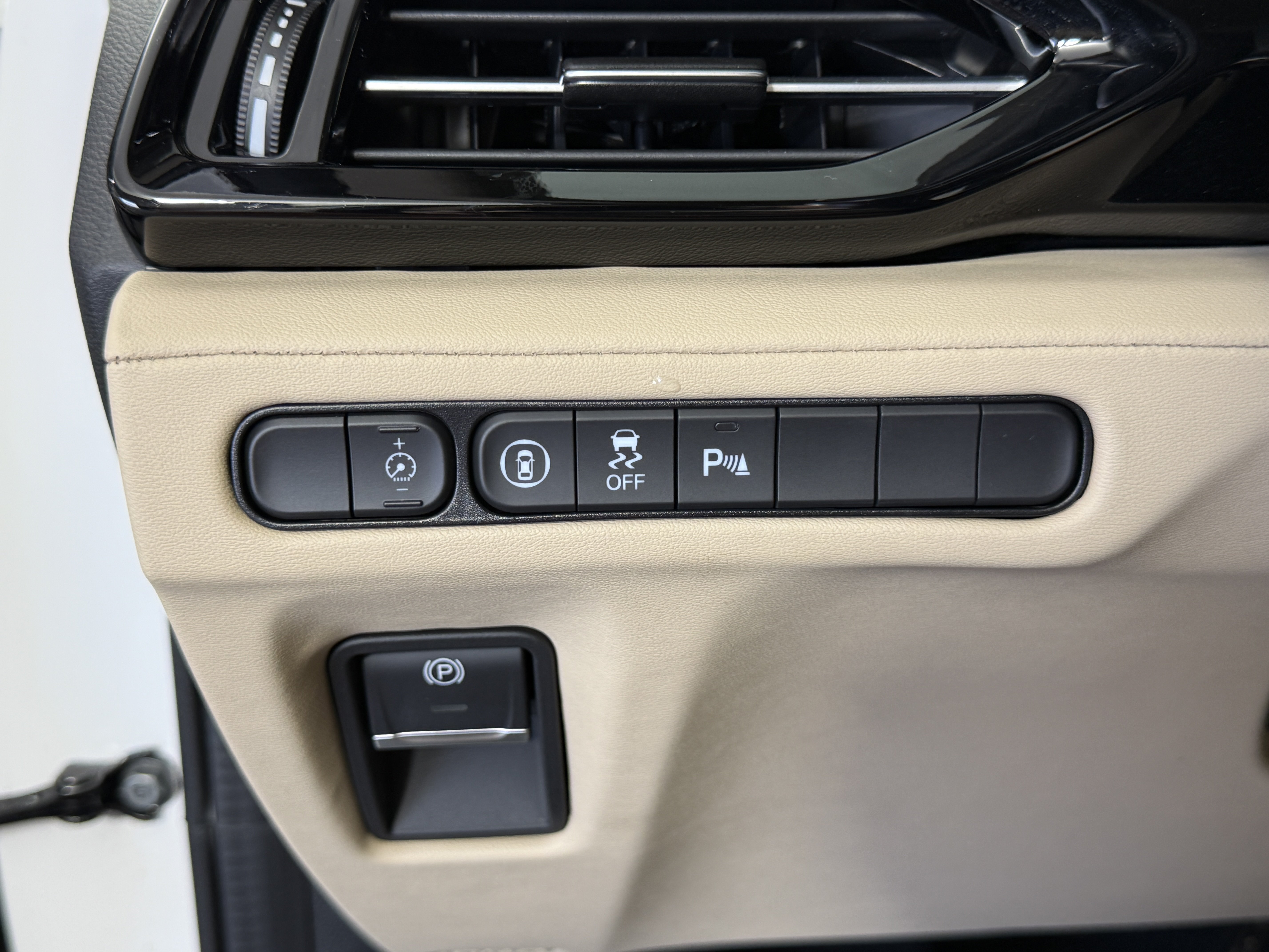 Used 2023 Acura MDX SH-AWD w/ Technology Package image 24