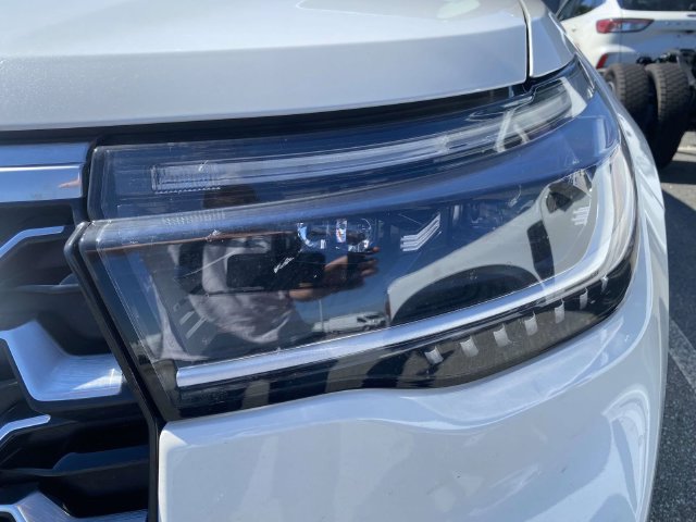 Certified 2025 Ford Explorer Platinum w/ Ultimate Package RWD image 12