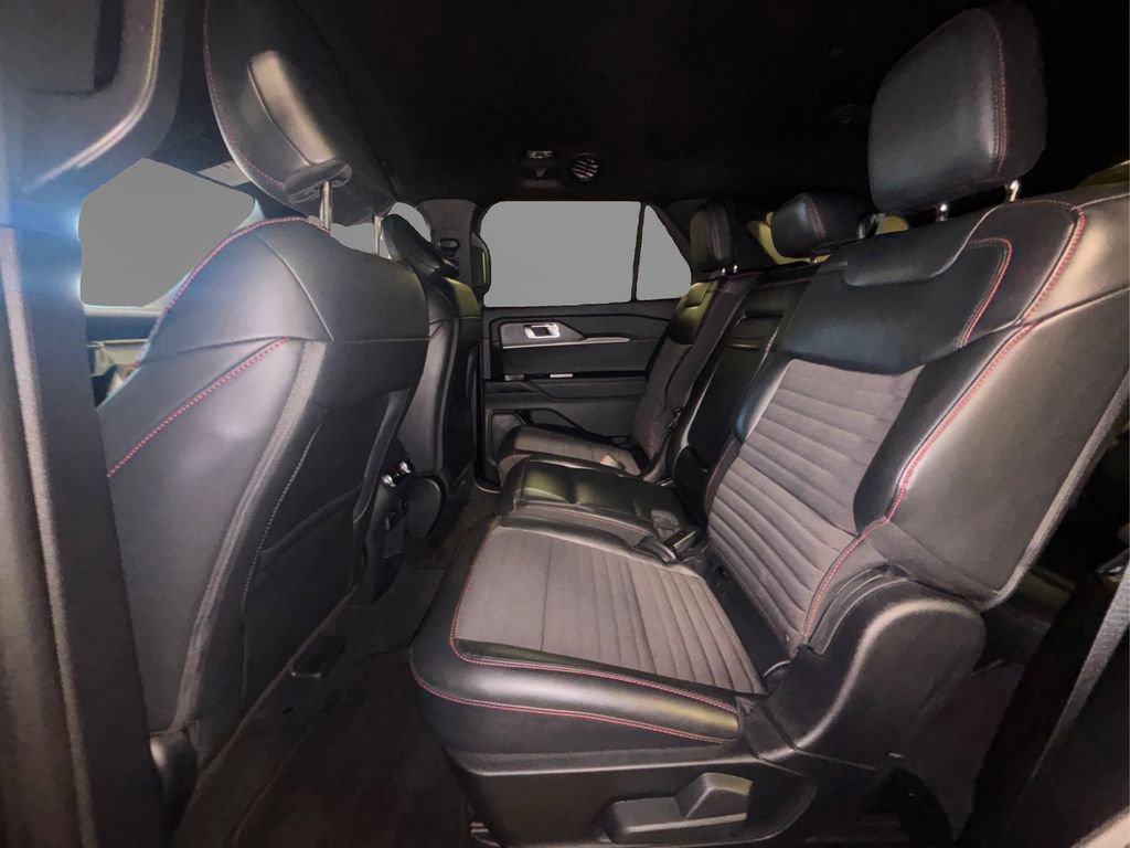 Certified 2025 Ford Explorer ST-Line w/ ST-Line Street Pack image 14