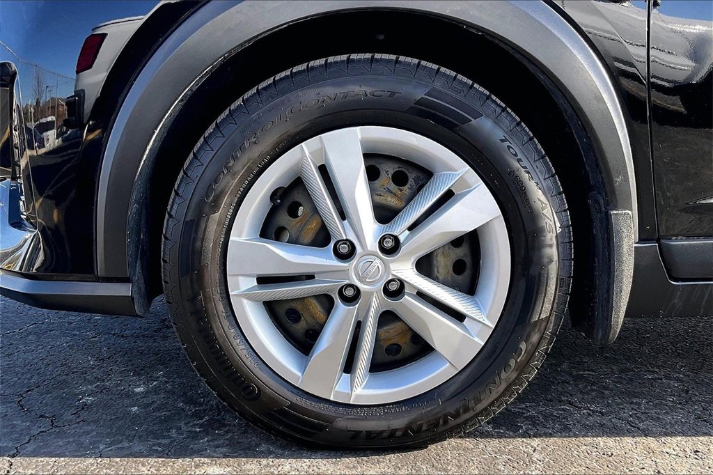 Used 2022 Nissan Kicks S image 8