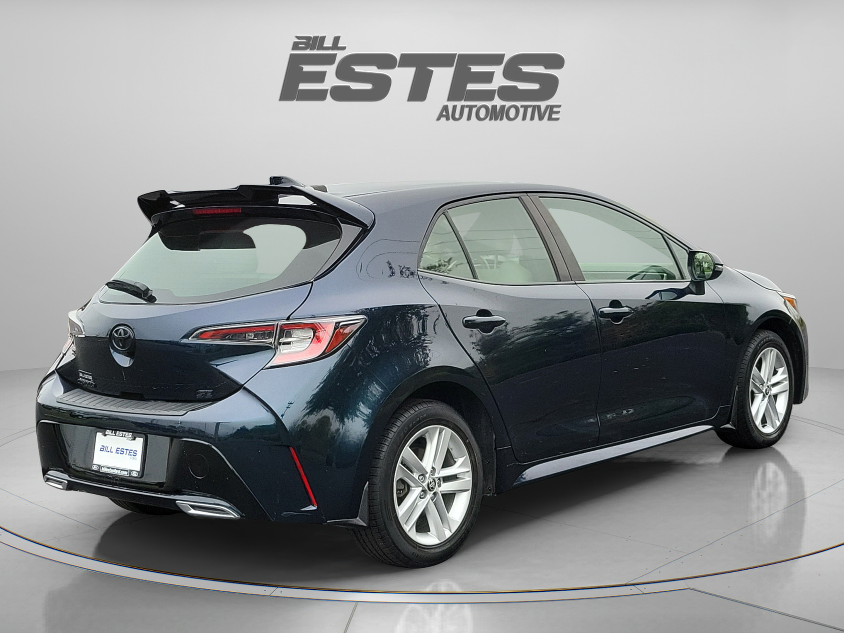 Used 2022 Toyota Corolla SE w/ SE Preferred Package FWD image 4