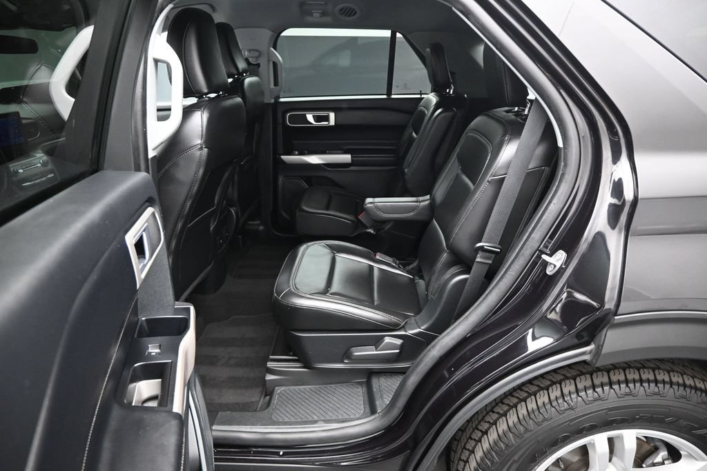 Certified 2023 Ford Explorer XLT w/ Equipment Group 202A RWD image 19