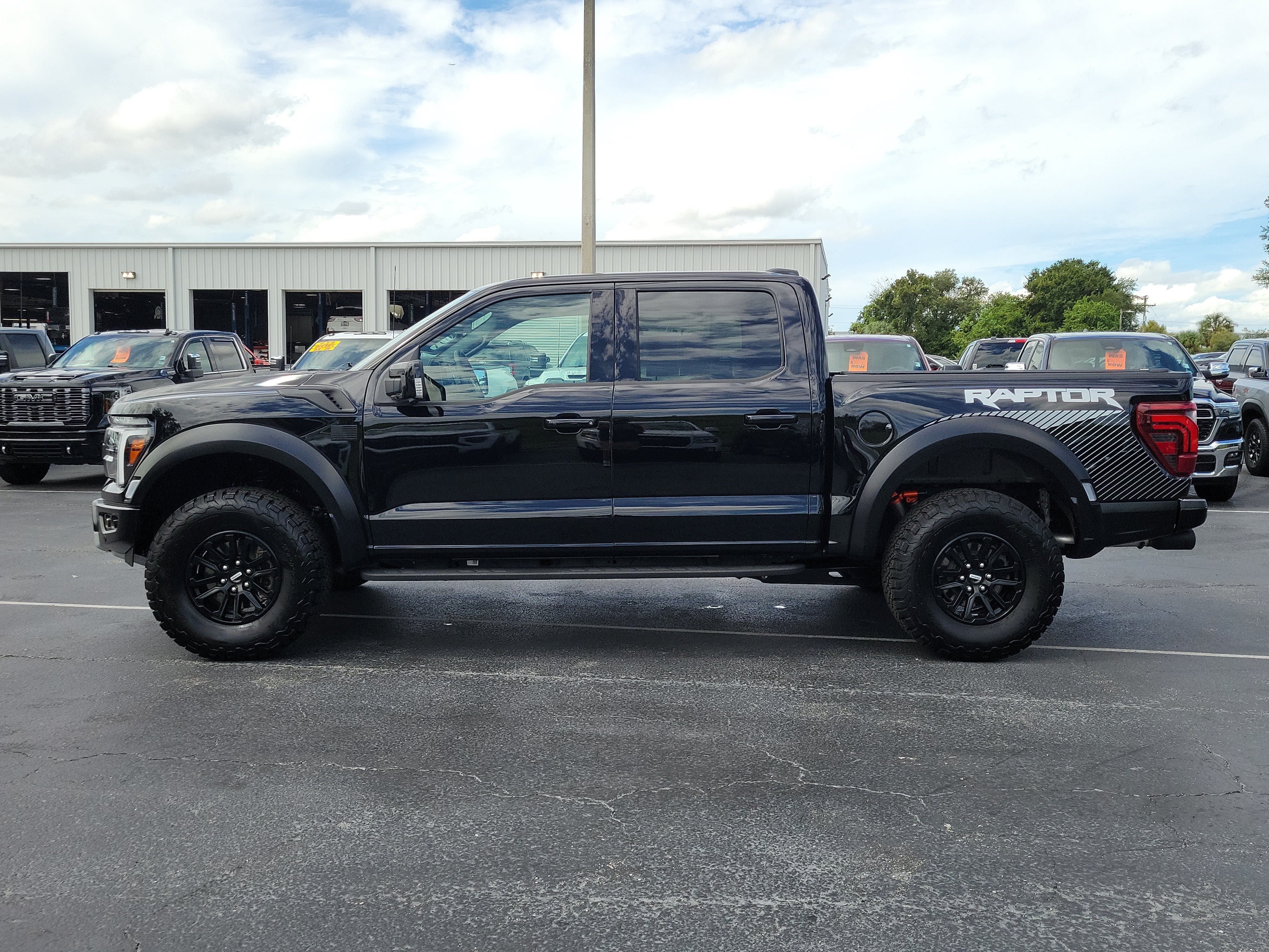 Certified 2025 Ford F150 Raptor AWD/4WD image 6