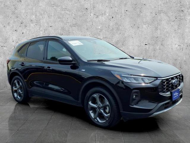 Certified 2025 Ford Escape ST-Line Select AWD/4WD image 3