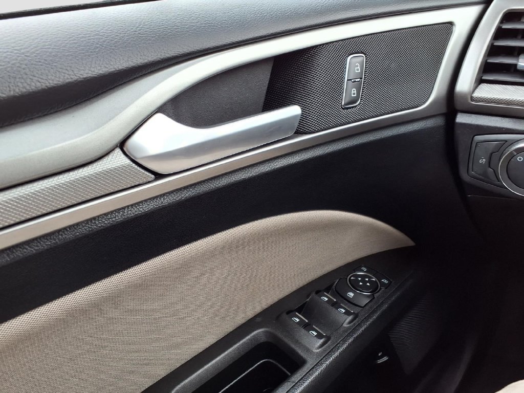 Certified 2018 Ford Fusion S FWD image 23
