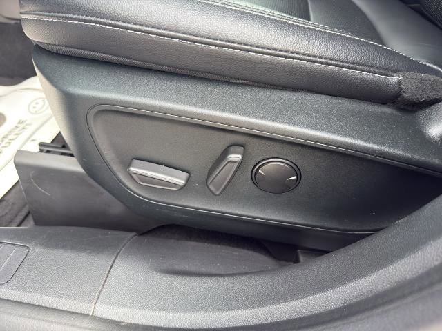 Certified 2022 Ford Escape Titanium image 24