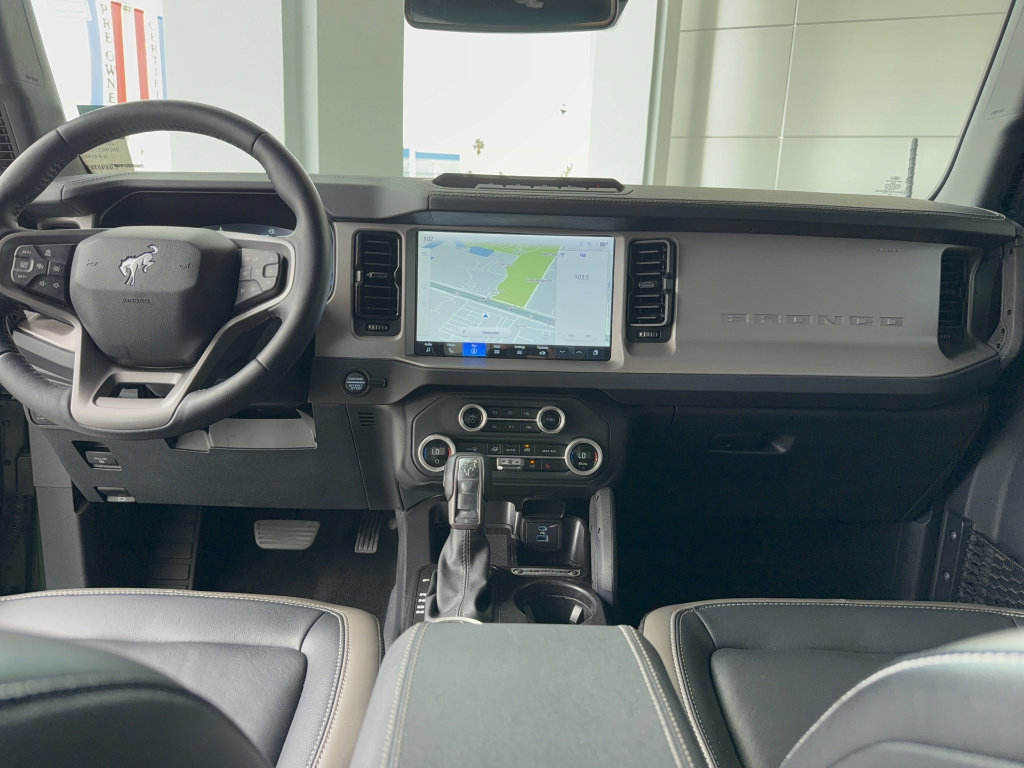 Certified 2025 Ford Bronco Outer Banks w/ Sasquatch Package image 29