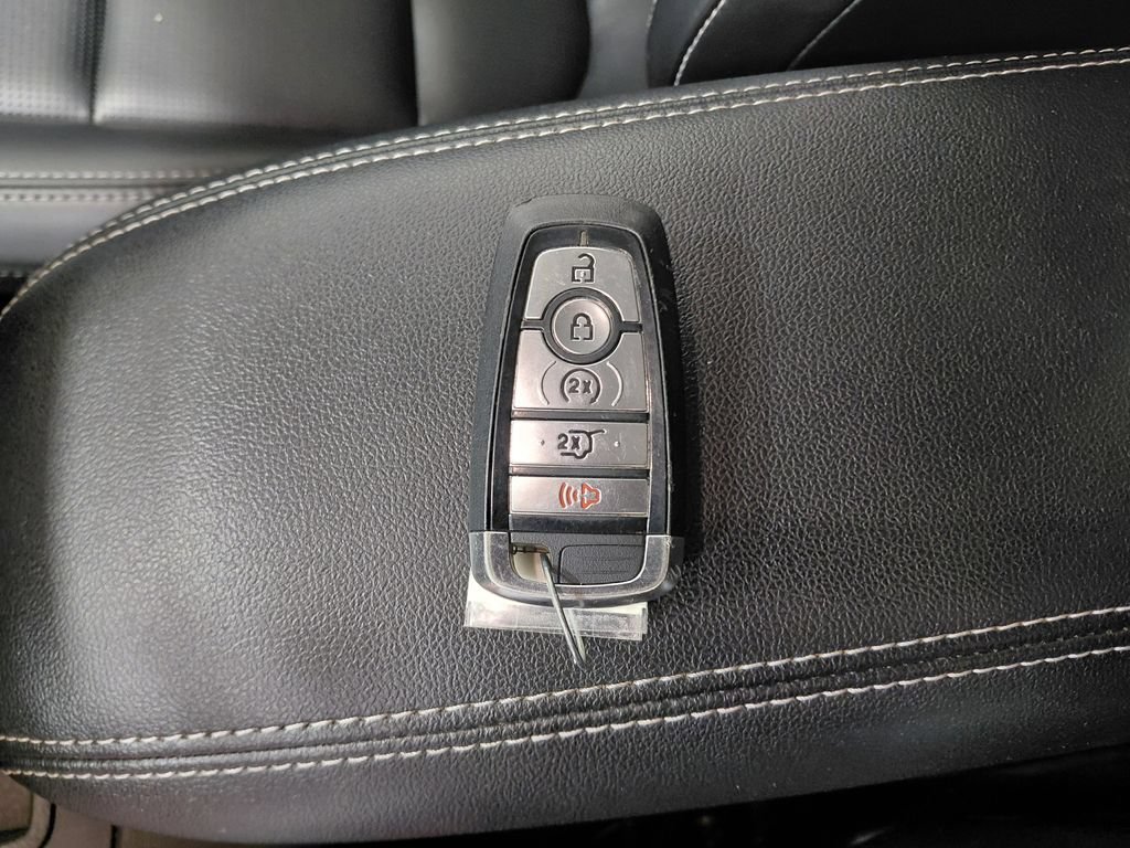 Certified 2025 Ford Escape Platinum AWD/4WD image 7