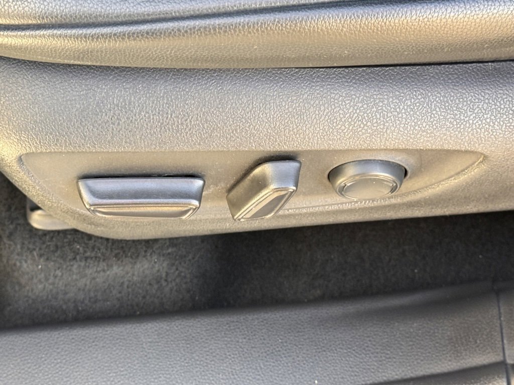 Used 2022 Toyota Highlander XLE image 19