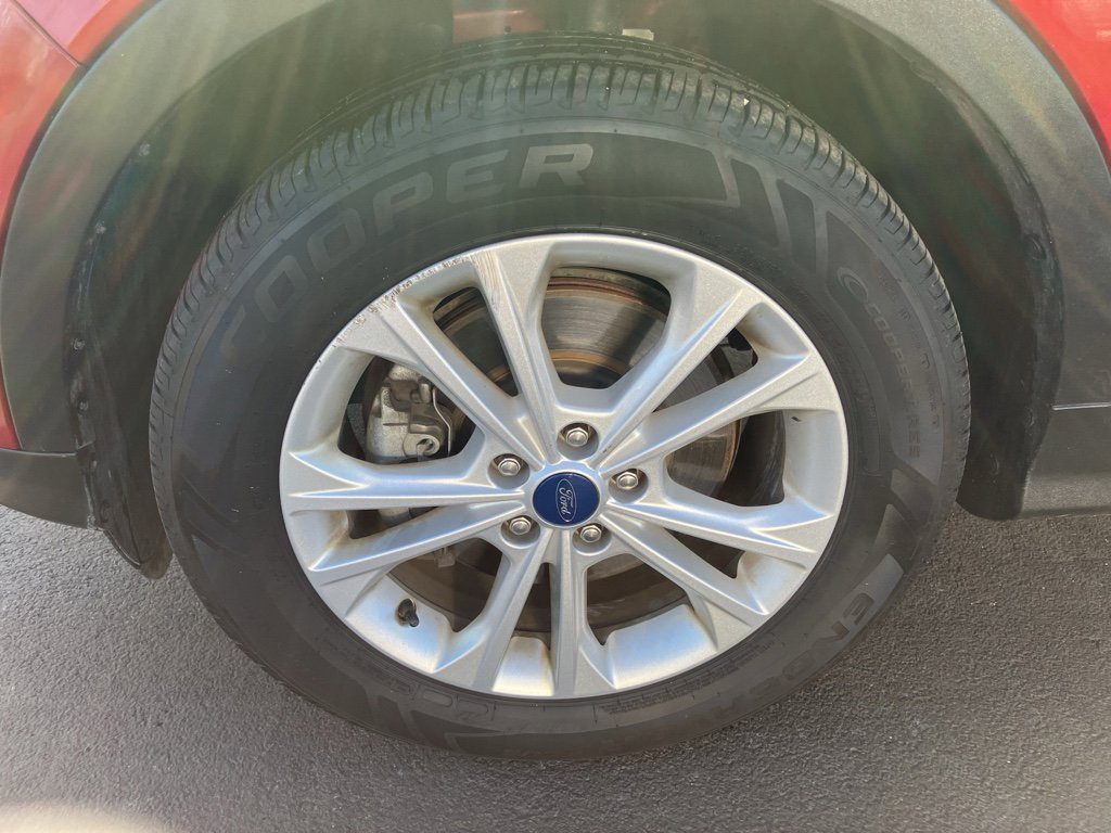 Certified 2019 Ford Escape SE image 14