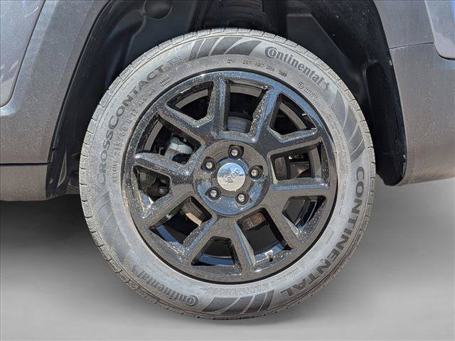 Used 2023 Jeep Renegade Latitude w/ Premium Group AWD/4WD image 22