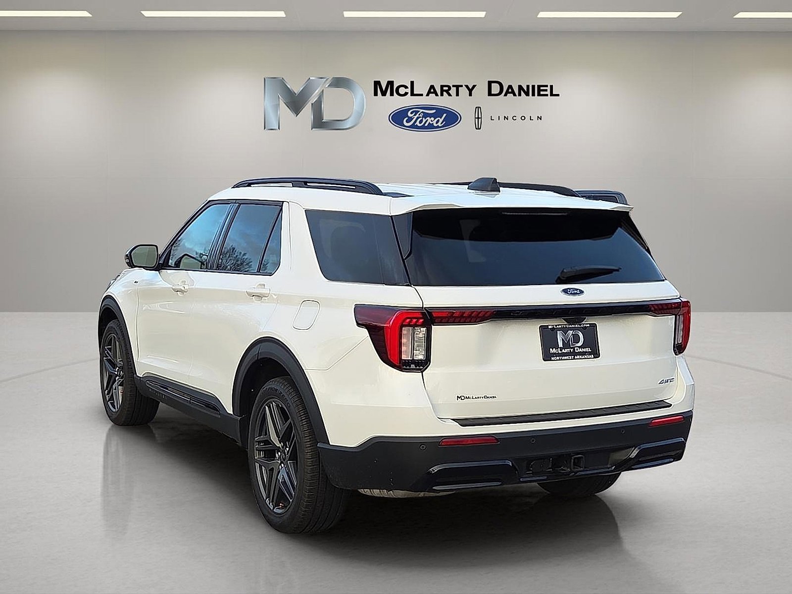 Certified 2025 Ford Explorer ST-Line w/ Premium Package image 4