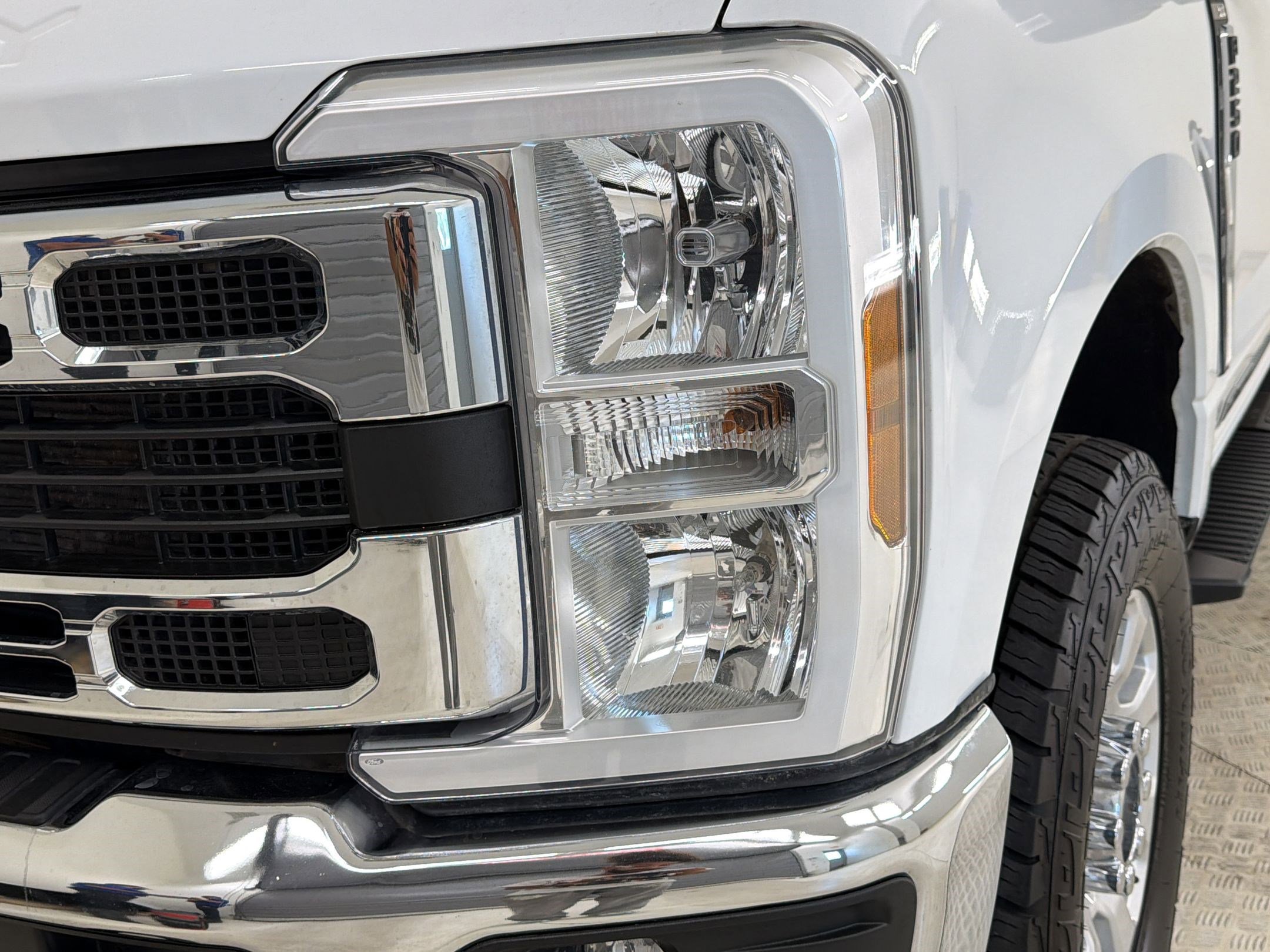 Certified 2024 Ford F250 XLT w/ FX4 Off-Road Package AWD/4WD image 11