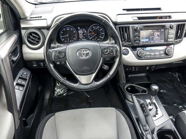 Used 2018 Toyota RAV4 XLE image 18
