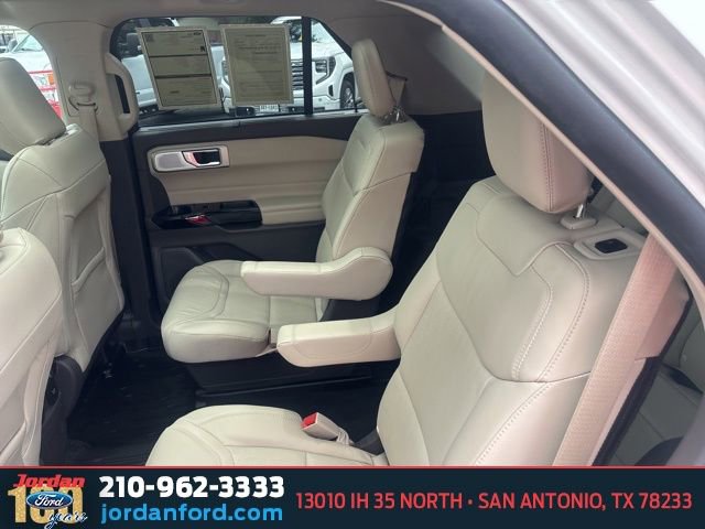 Certified 2023 Ford Explorer Platinum w/ Premium Technology Package AWD/4WD image 12