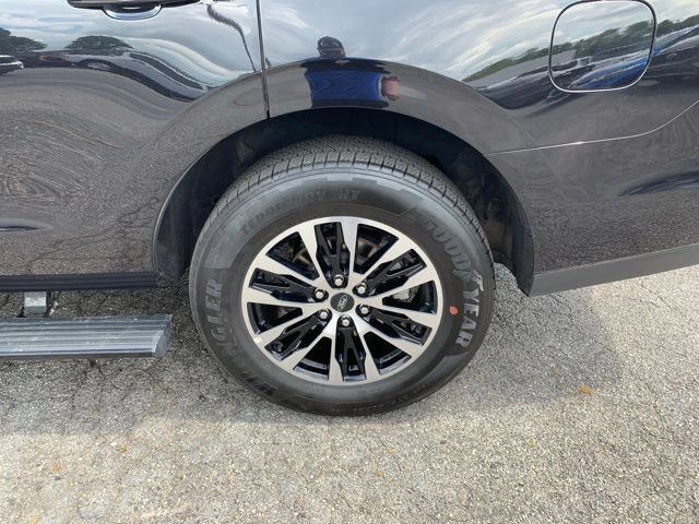 Certified 2025 Ford Expedition Platinum AWD/4WD image 38
