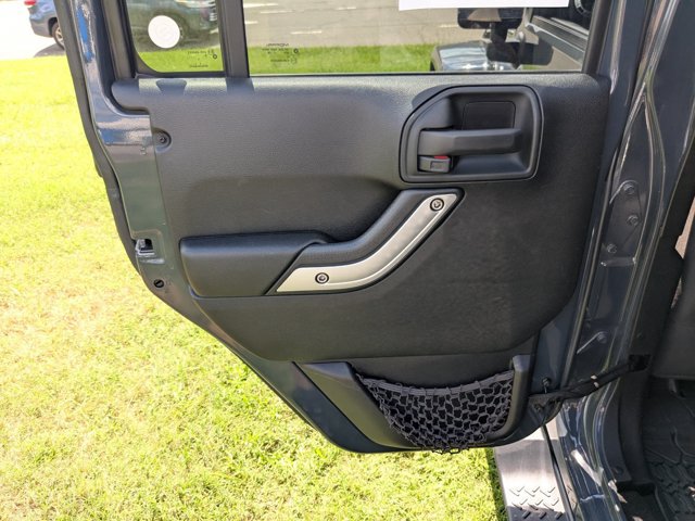 Used 2017 Jeep Wrangler Unlimited Sahara w/ Connectivity Group AWD/4WD image 24