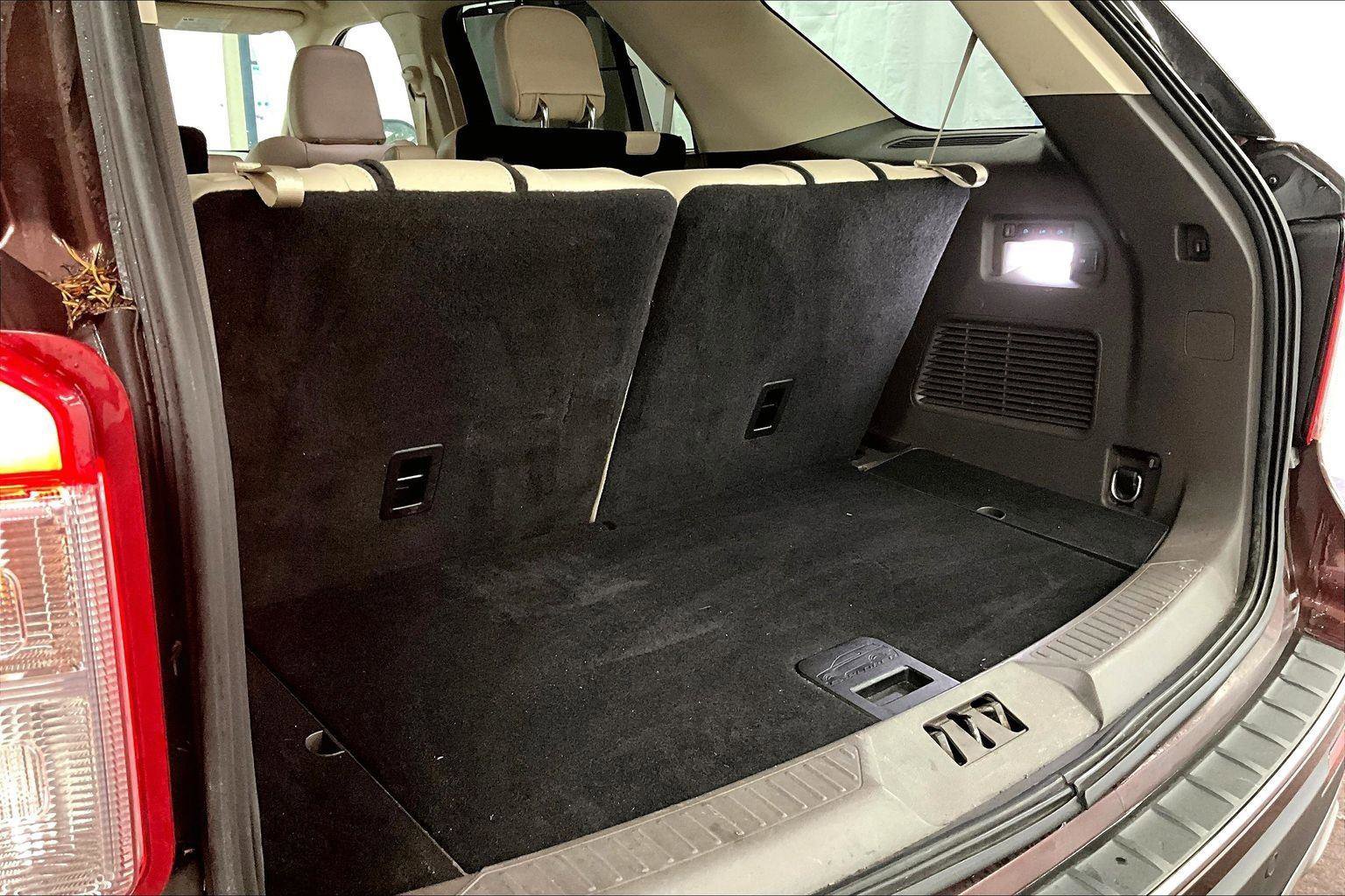 Certified 2020 Ford Explorer Platinum w/ Premium Technology Package image 35