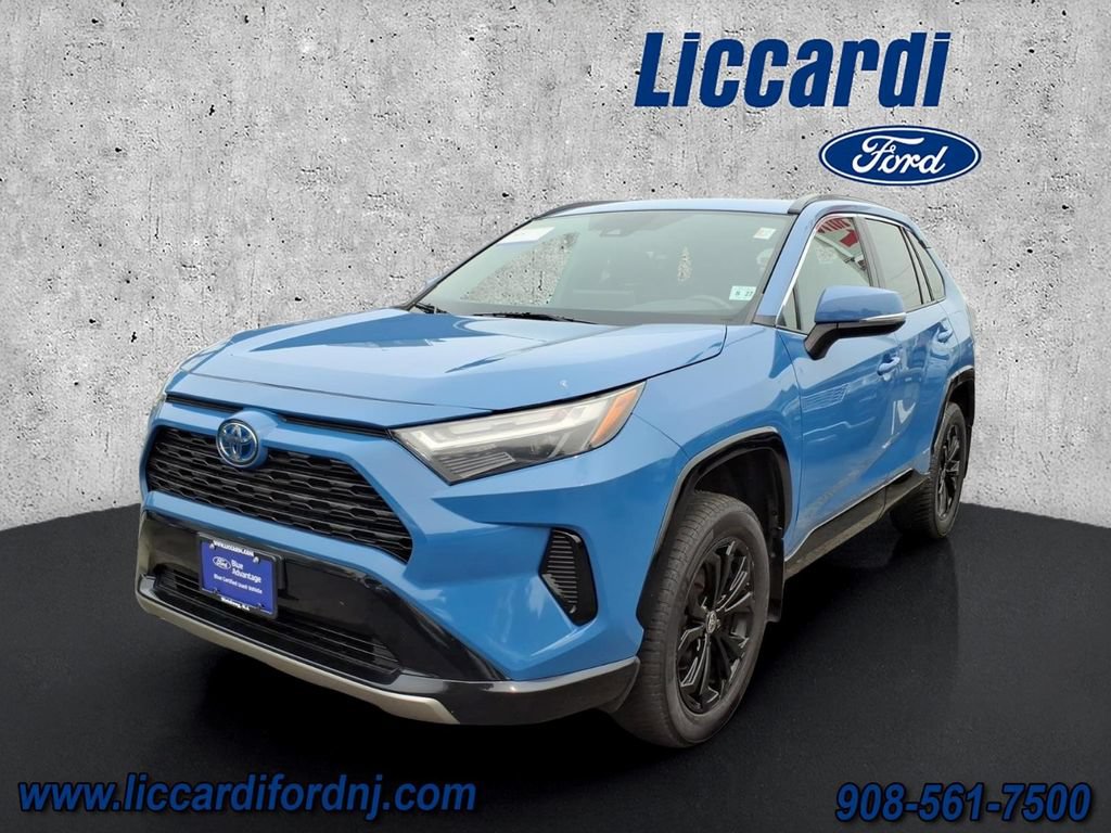 Used 2022 Toyota RAV4 SE w/ Convenience Package AWD/4WD image 3