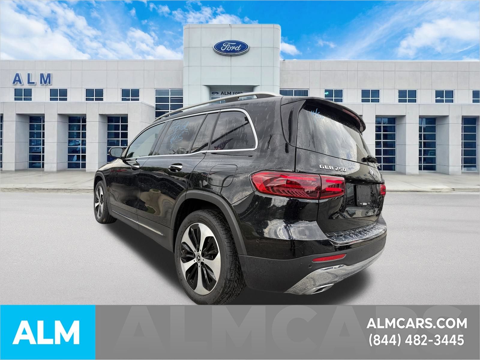 Used 2025 Mercedes-Benz GLB 250 image 9