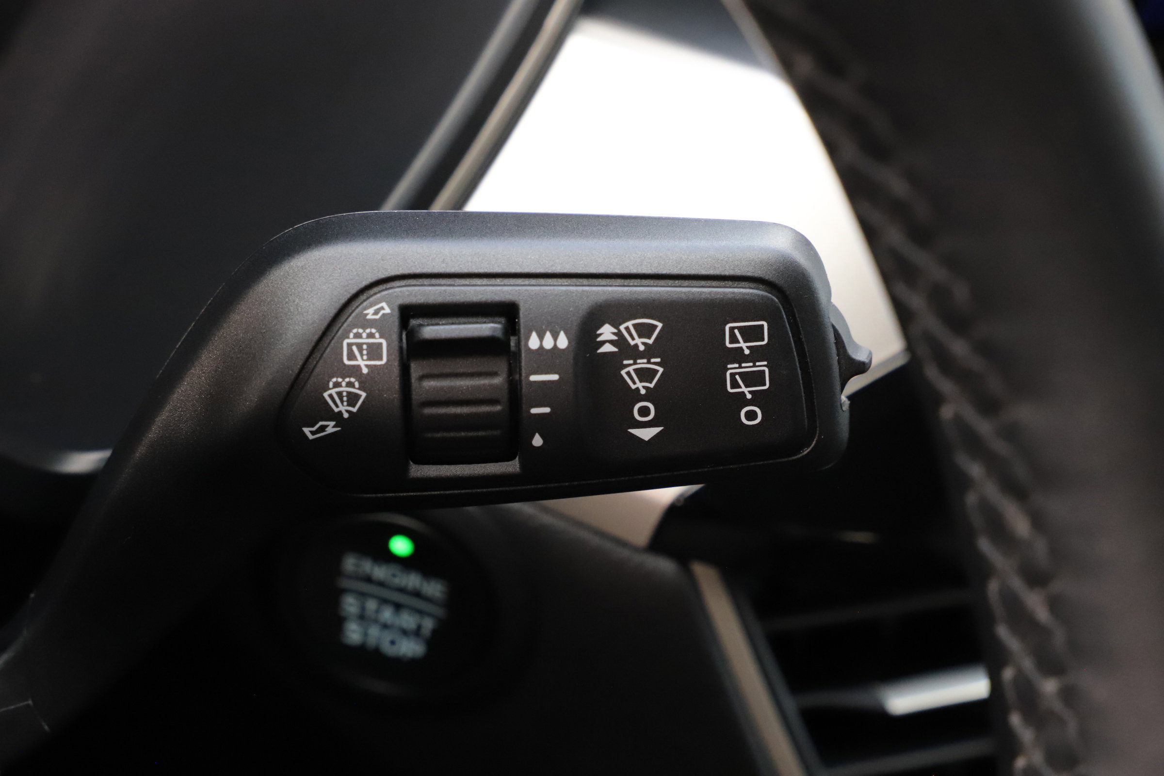 Certified 2022 Ford Escape SE w/ Convenience Package image 32