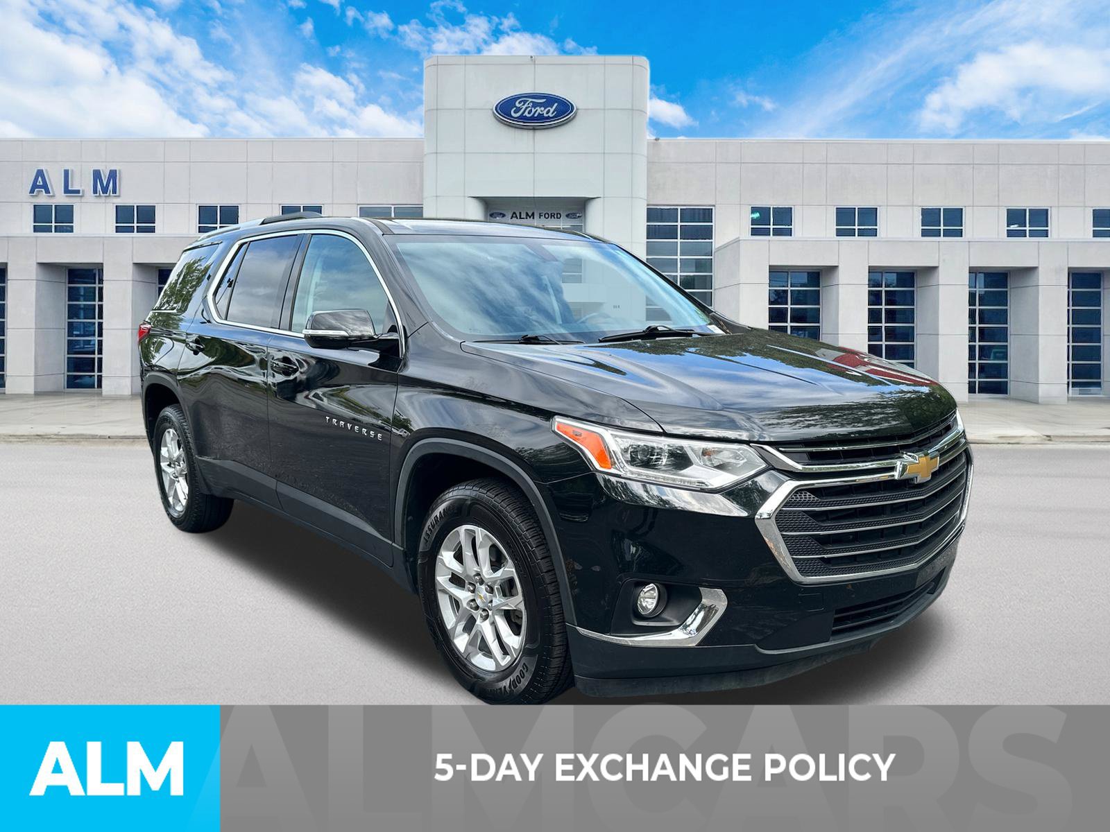 Used 2018 Chevrolet Traverse LT FWD image 3