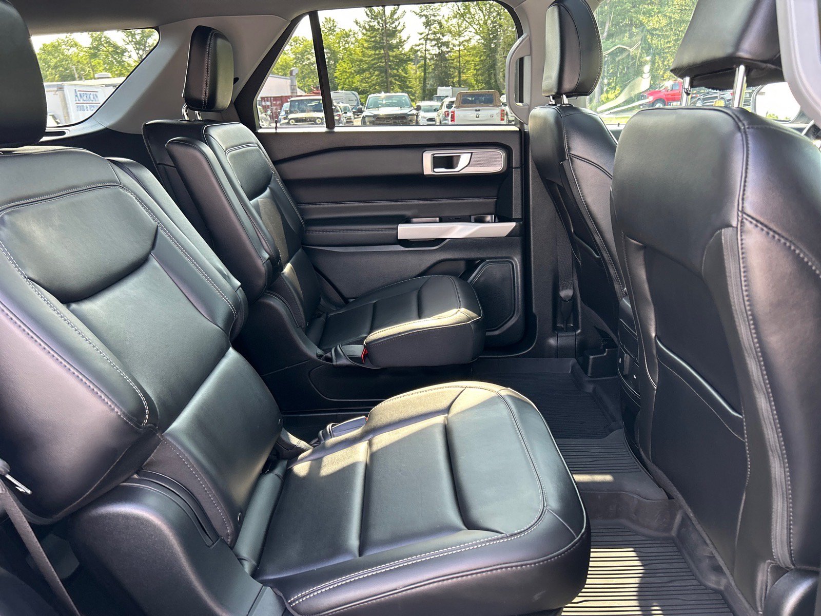 Certified 2024 Ford Explorer XLT w/ Equipment Group 202A AWD/4WD image 22