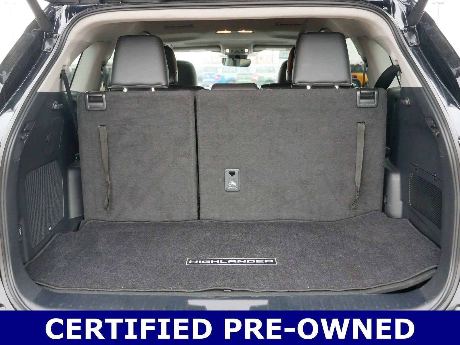 Used 2024 Toyota Highlander Limited image 11