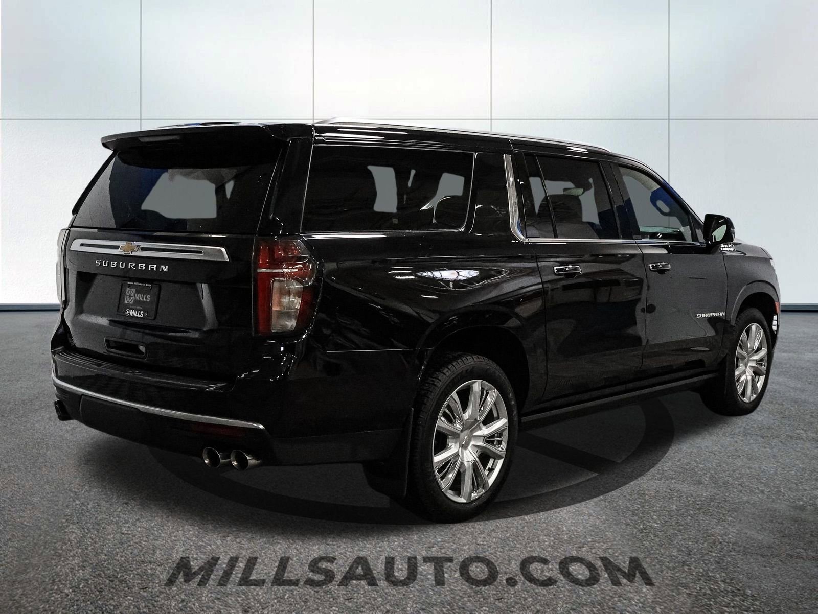 Used 2022 Chevrolet Suburban High Country AWD/4WD image 8