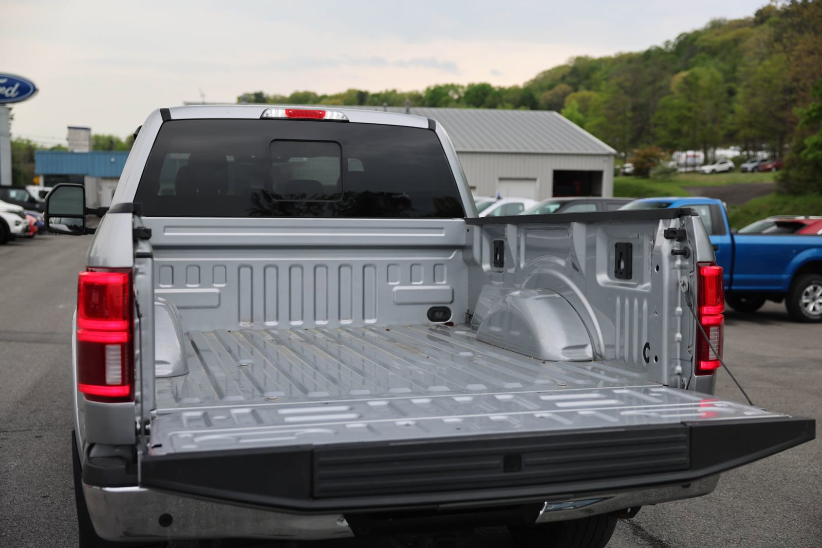 Certified 2020 Ford F150 Lariat w/ Equipment Group 502A Luxury AWD/4WD image 15