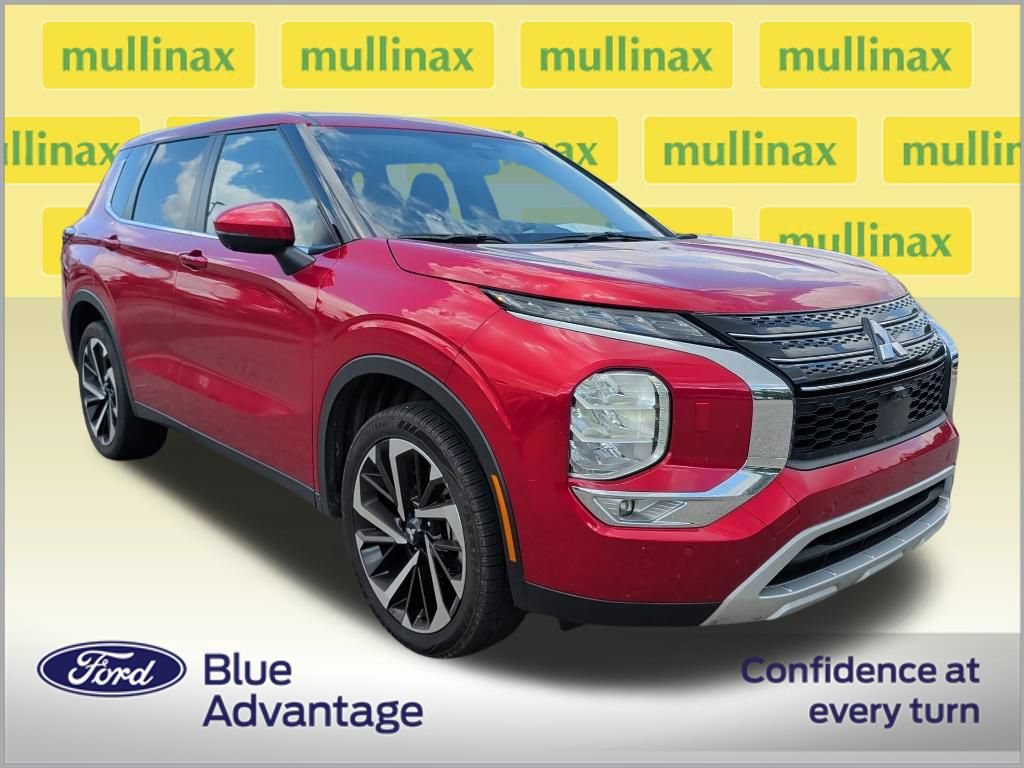 Used 2024 Mitsubishi Outlander SE AWD/4WD image 3