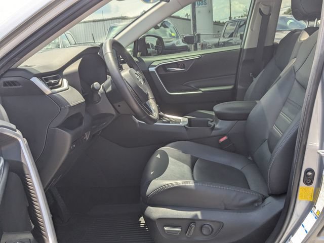 Used 2022 Toyota RAV4 XLE Premium AWD/4WD image 21
