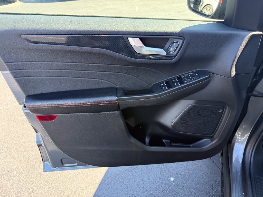 Certified 2025 Ford Escape ST-Line w/ Cold Weather Package FWD image 12