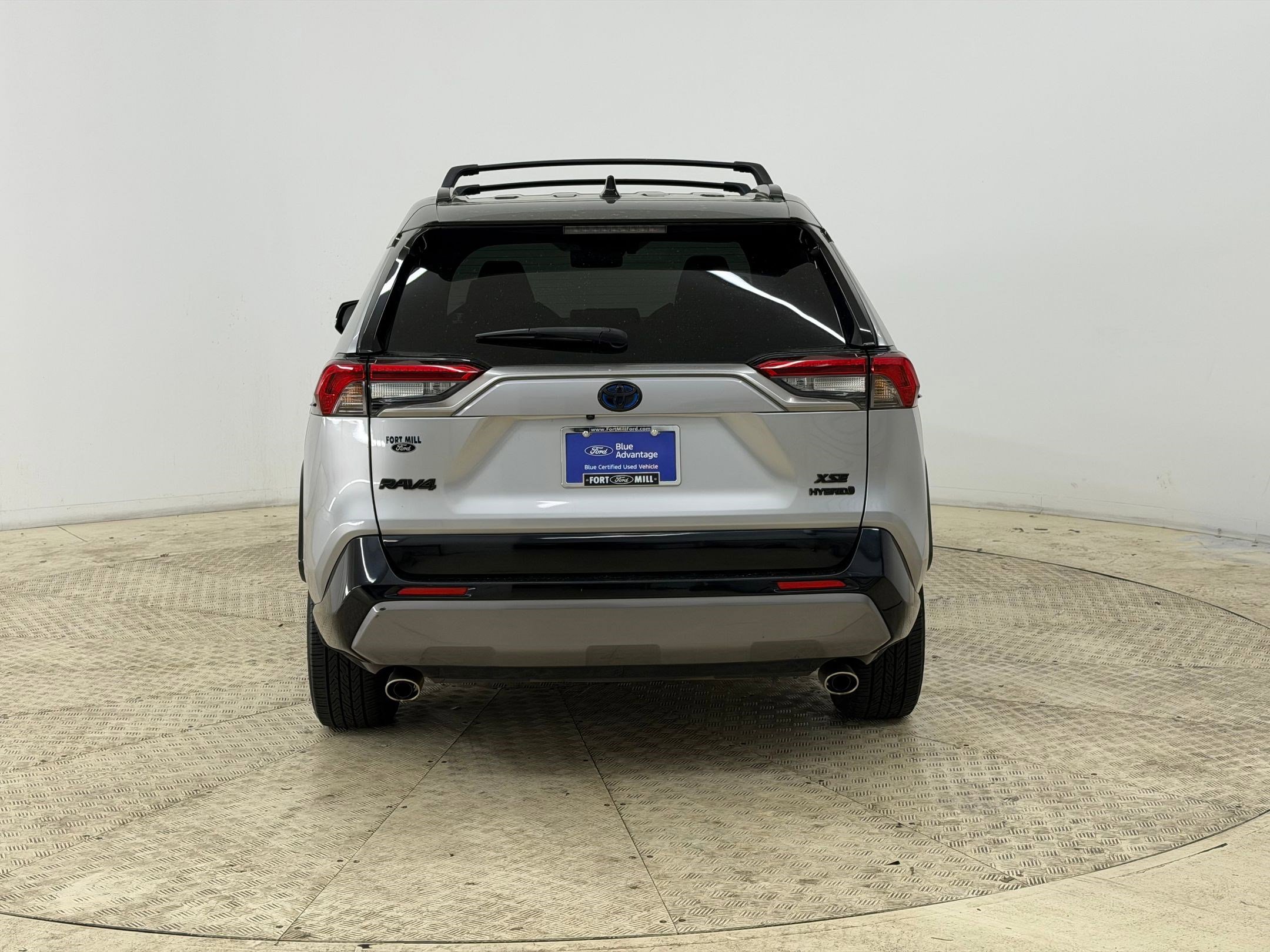 Used 2019 Toyota RAV4 XSE w/ Carpet Mat Package image 10